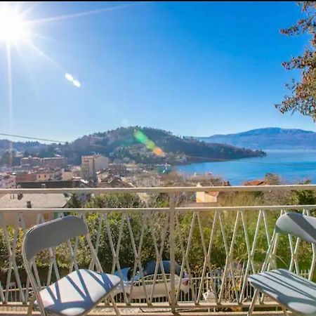 Apartment With View Lake Maggiore/Laveno Mombello Экстерьер фото